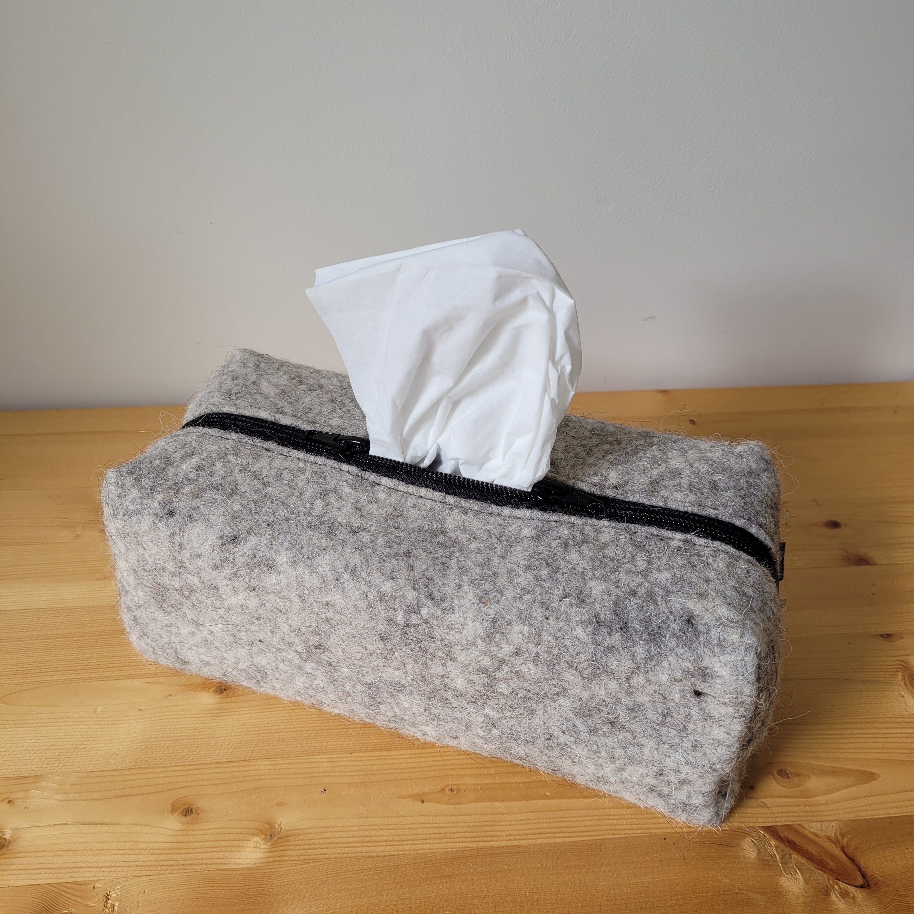Trousse cube pour boîte de mouchoirs