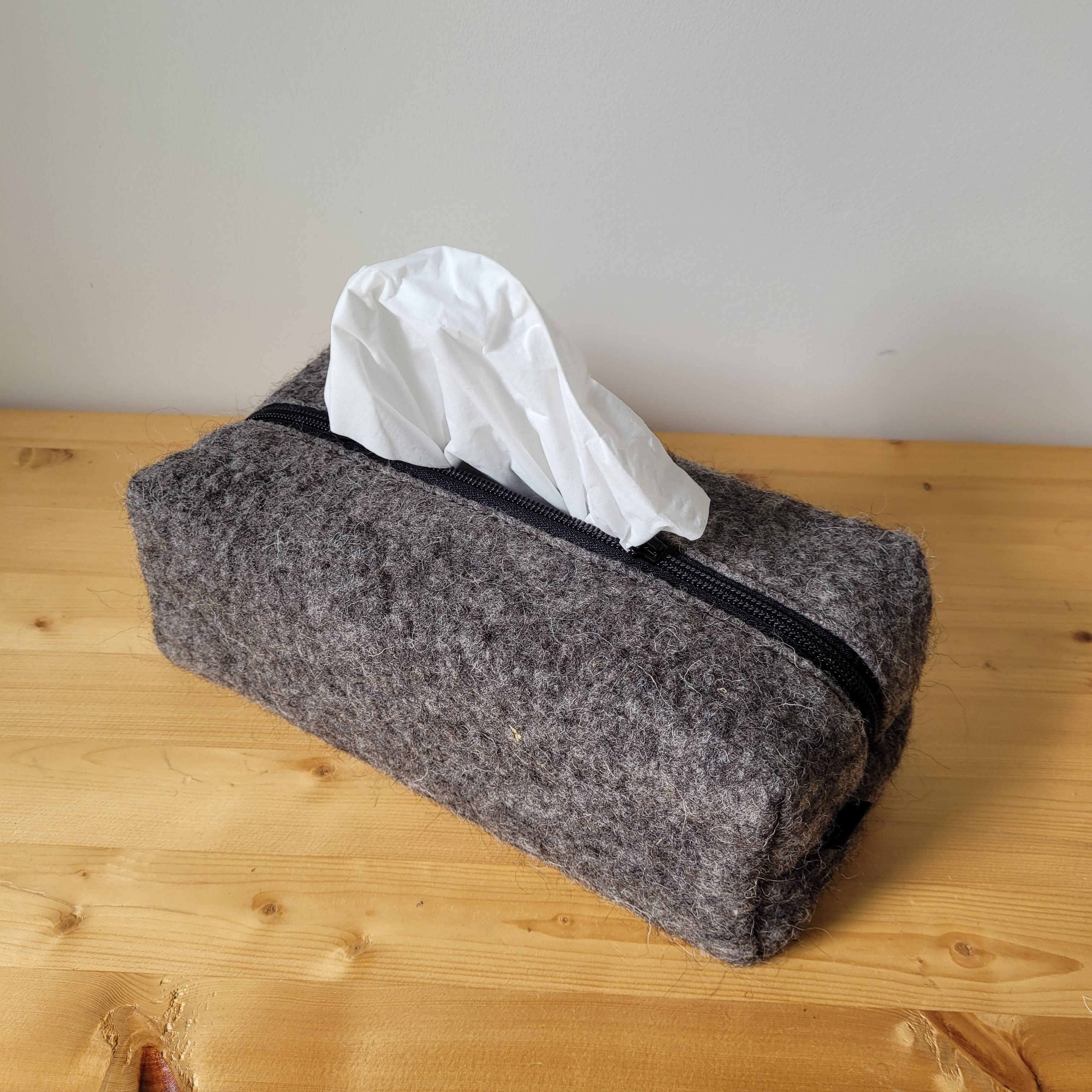Trousse cube pour boîte de mouchoirs