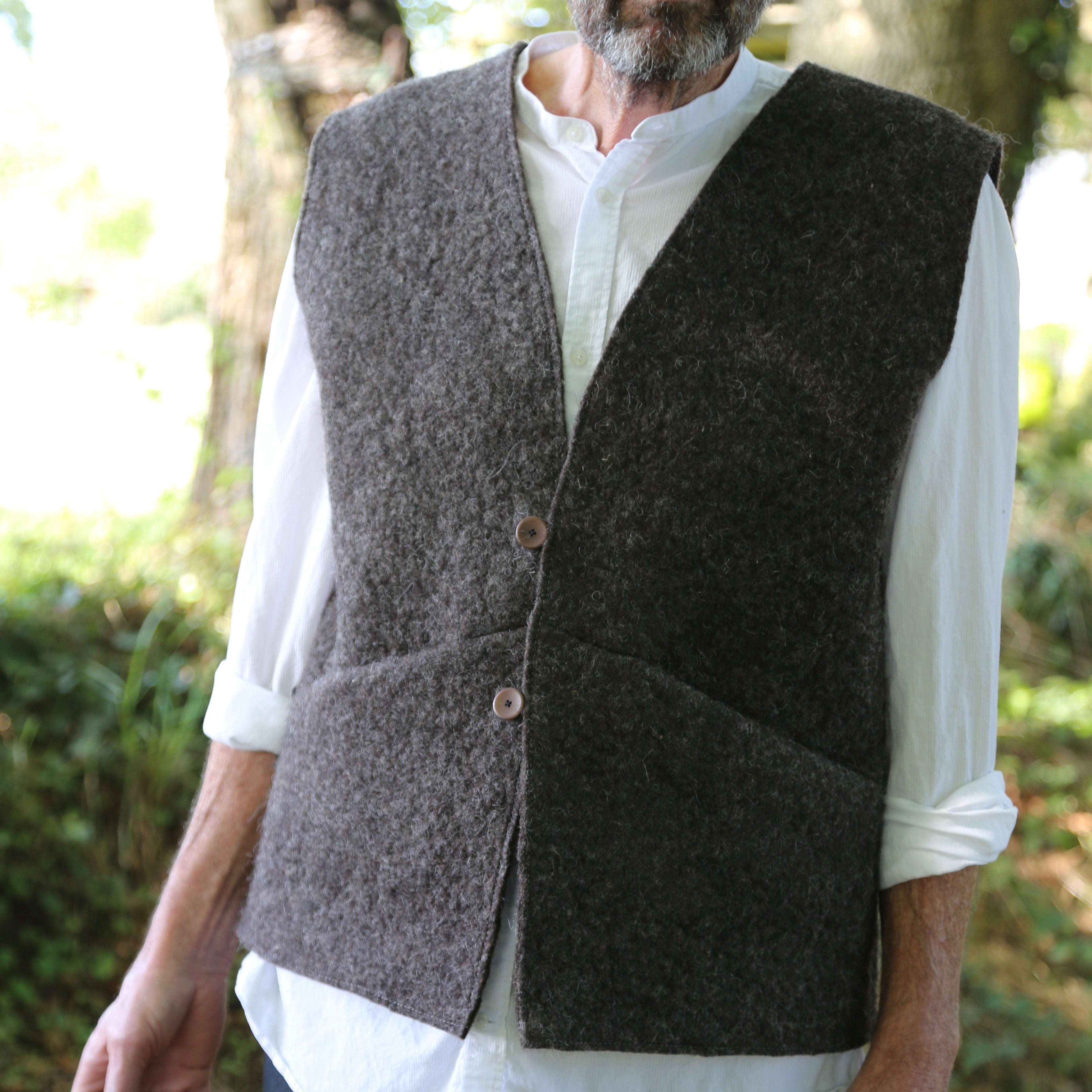 Gilet de berger Michel /modèle homme / coloris gris foncé
