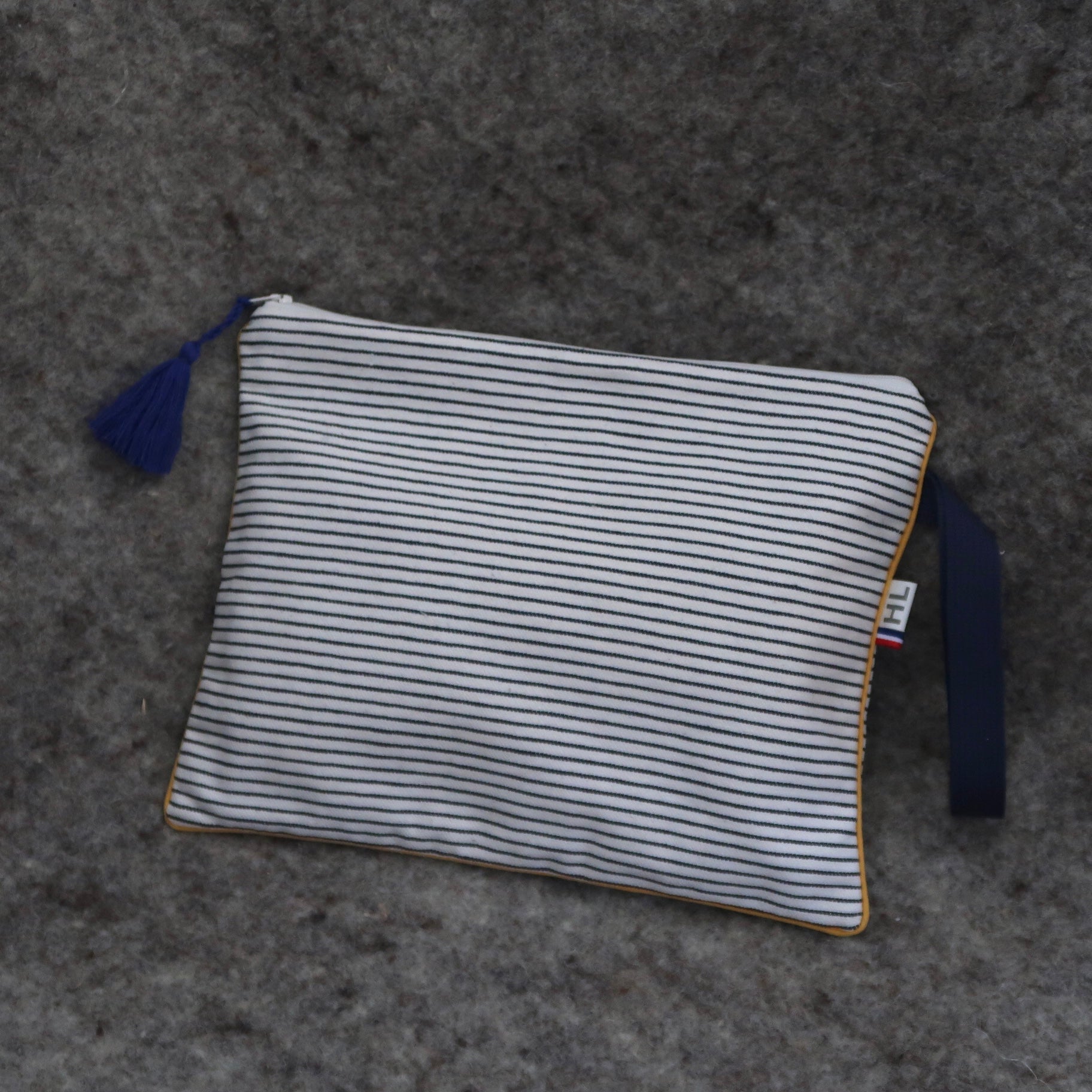 Pochette livre avec dragonne