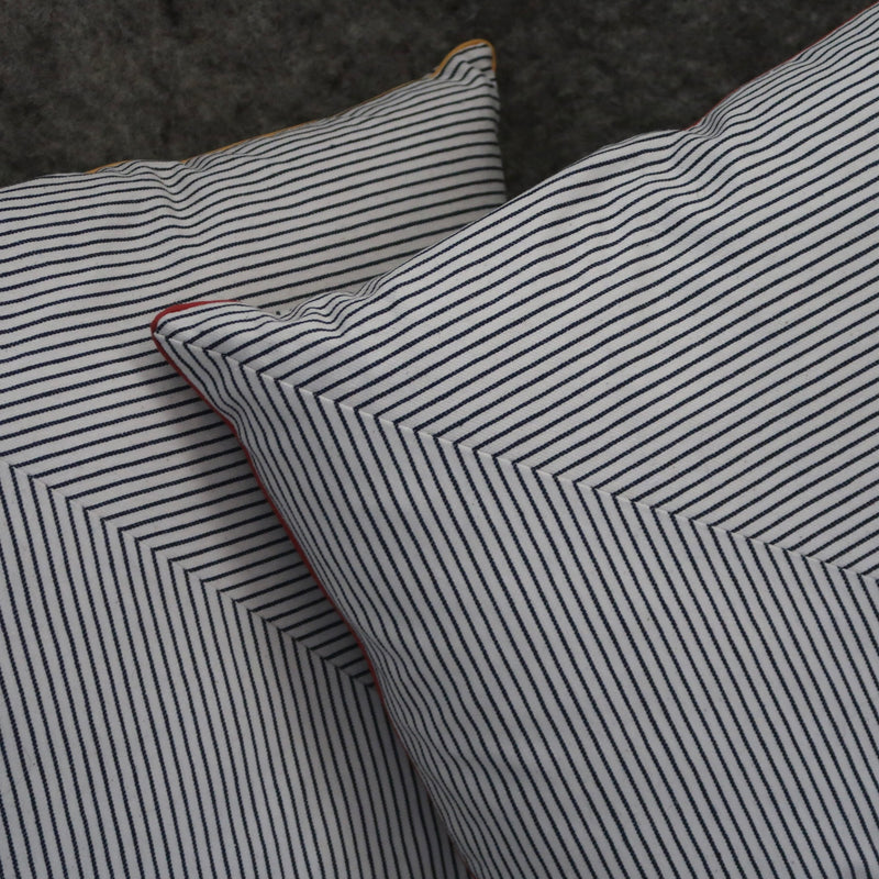 Coussin jean blanc rayé géométrique 45x45cm