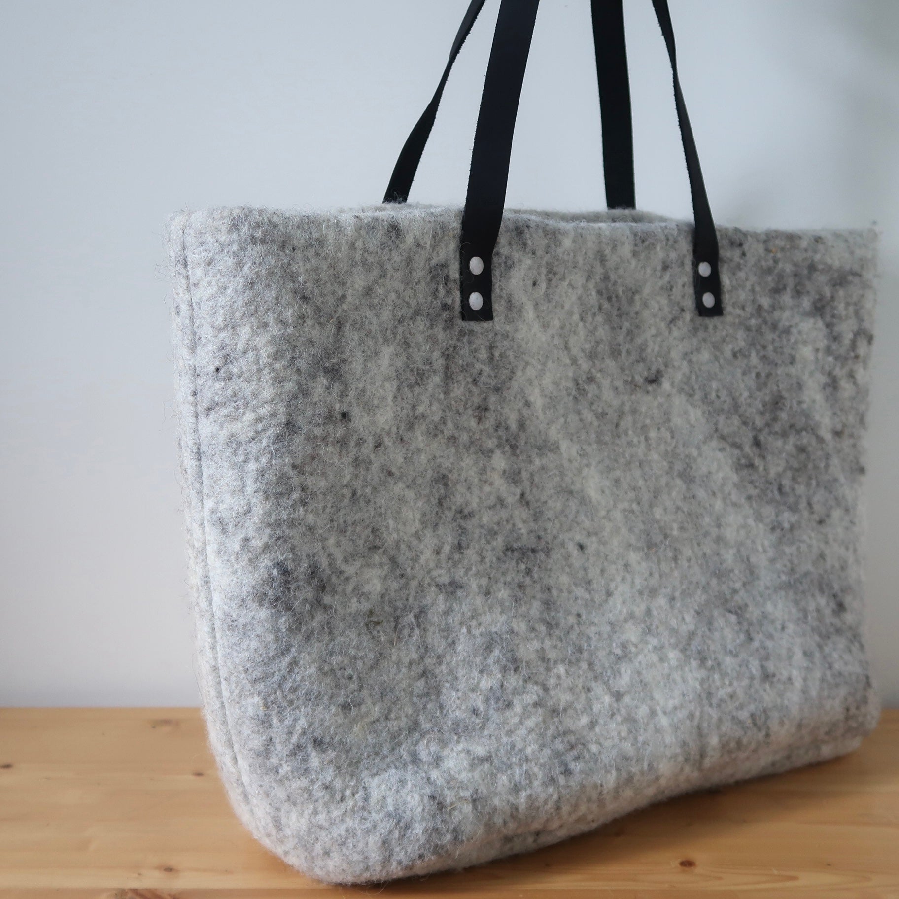 Sac panier en feutre de laine