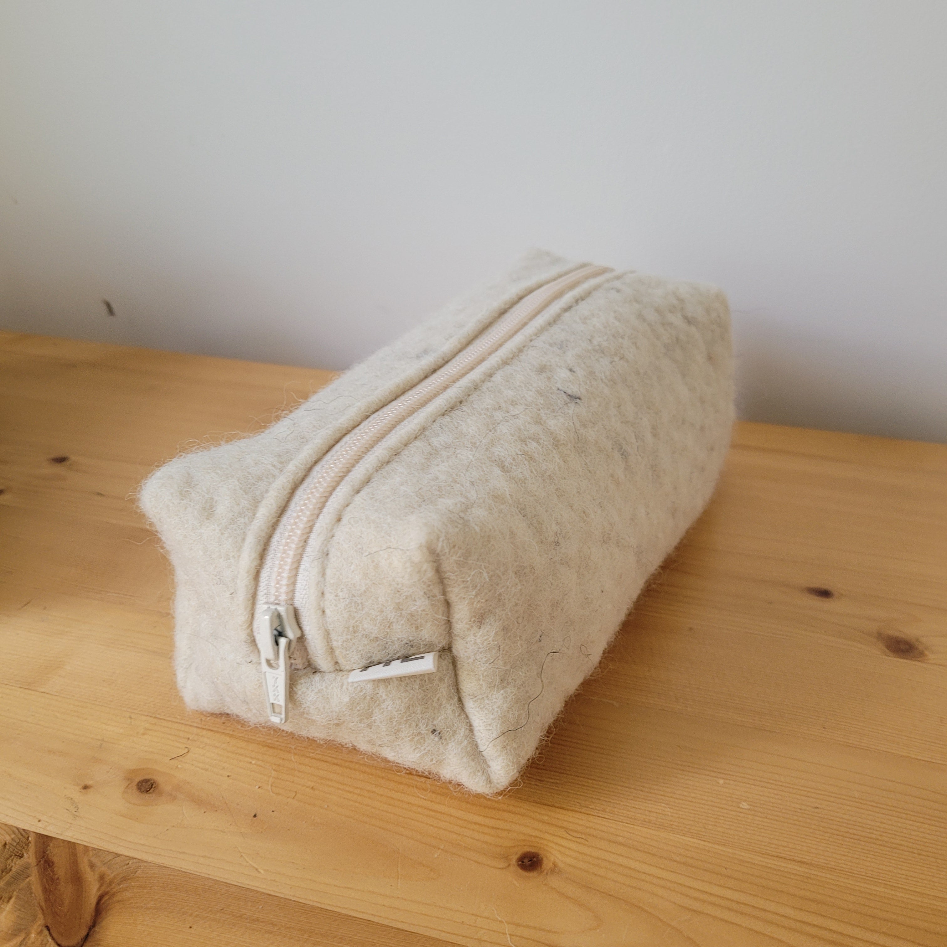 Petite Trousse cube en feutre de laine