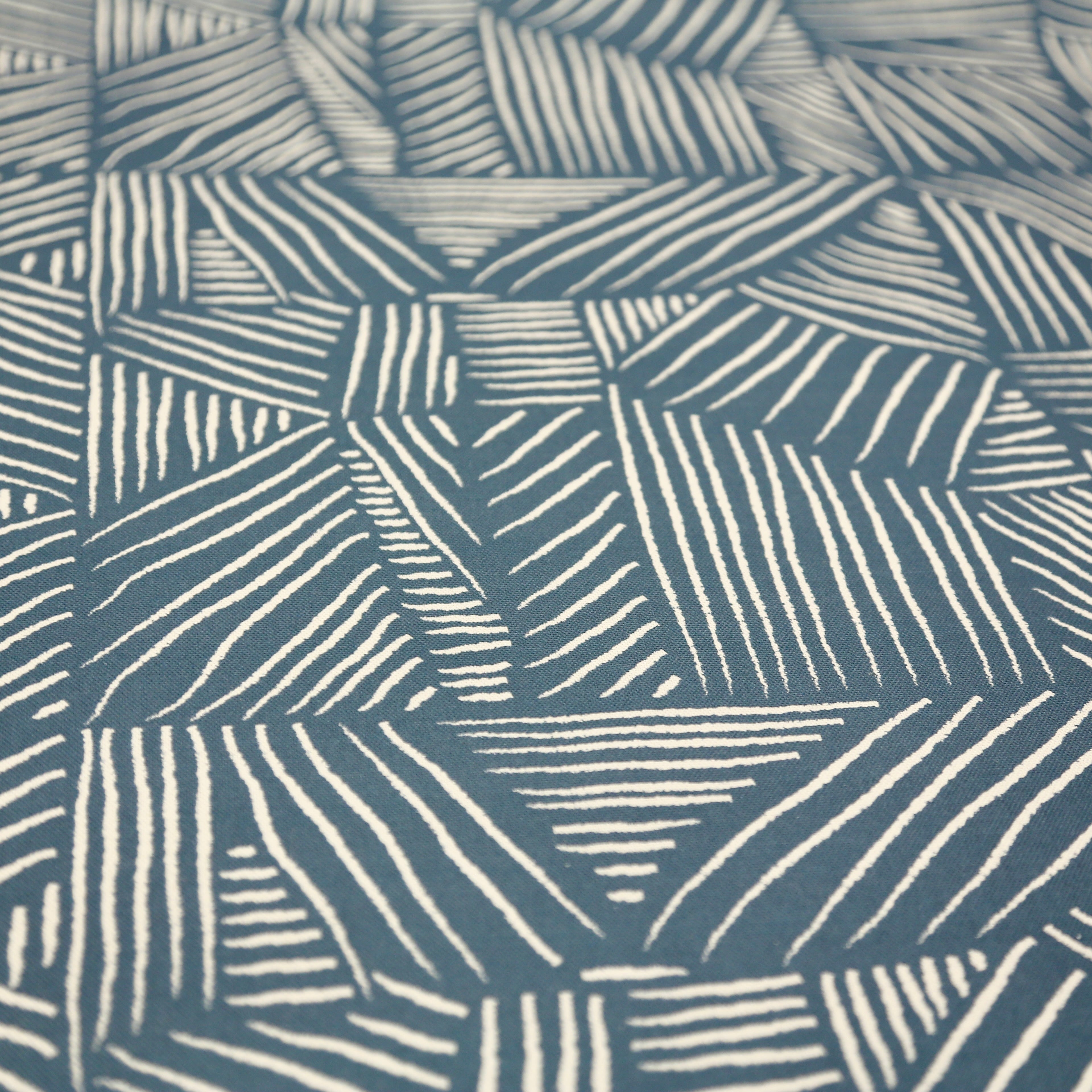 Tissu demi-natté, Champs bleus