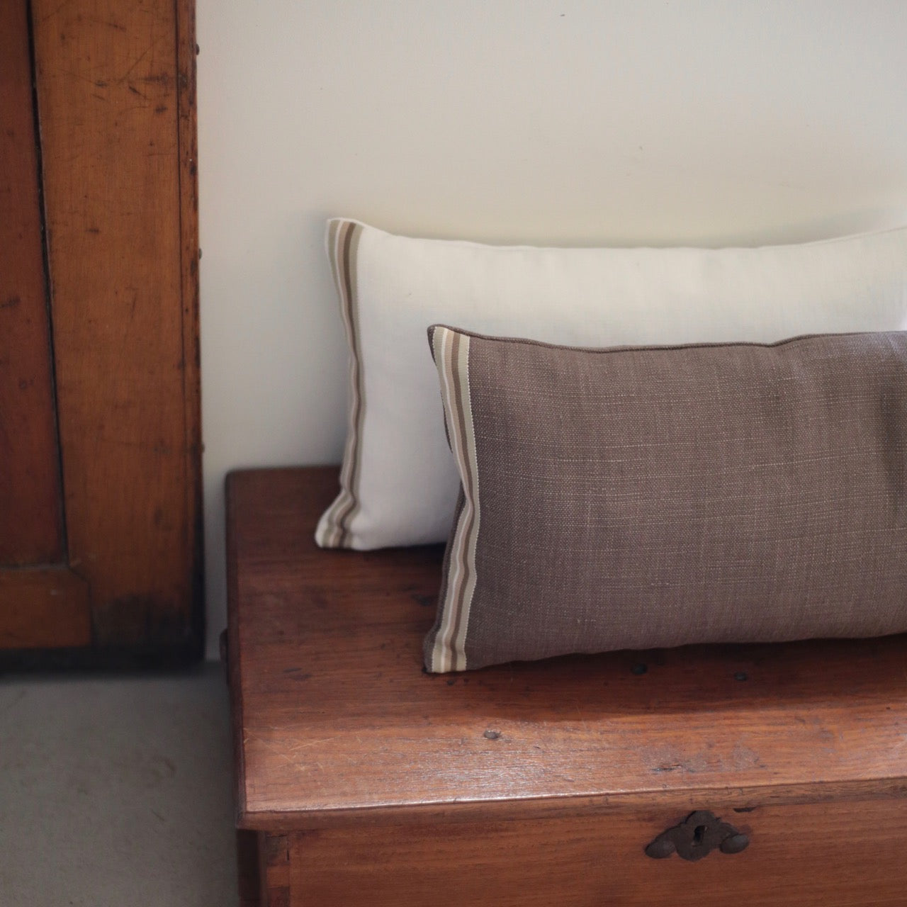 Coussins en lin, déhoussables, intérieur plumes - Format 60 x 40cm