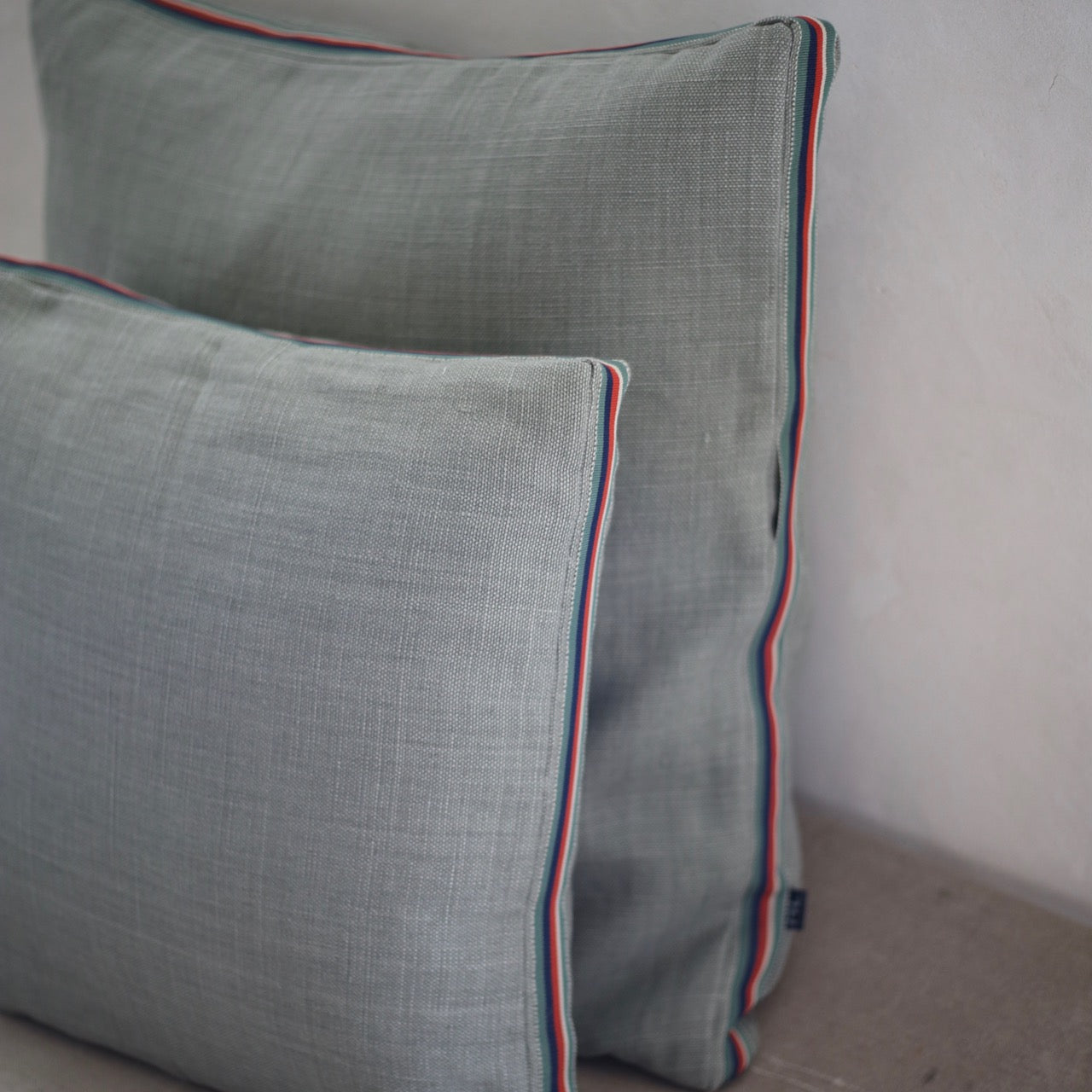 Coussins en lin, déhoussables, intérieur plumes - Format 60 x 60cm
