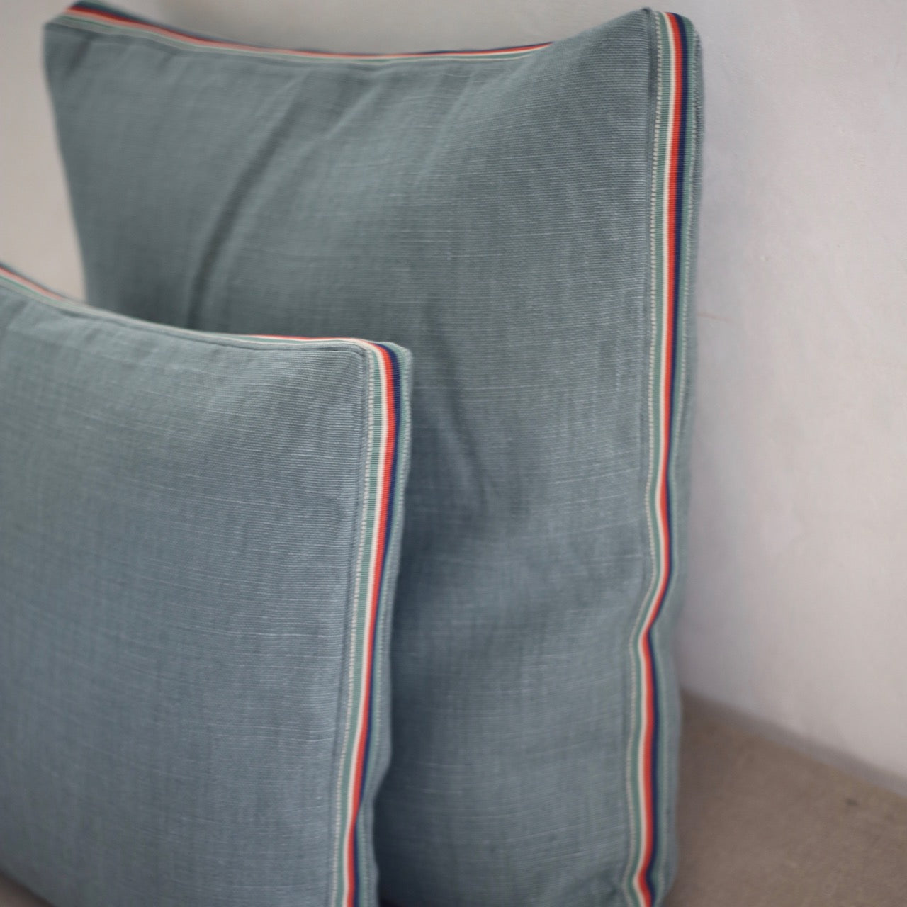 Coussins en lin, déhoussables, intérieur plumes - Format 60 x 60cm