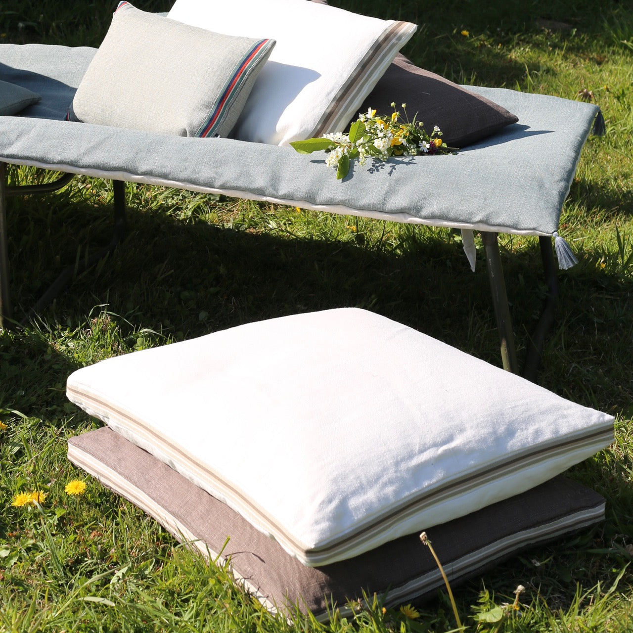 Coussins en lin, déhoussables, intérieur plumes - Format 60 x 60cm