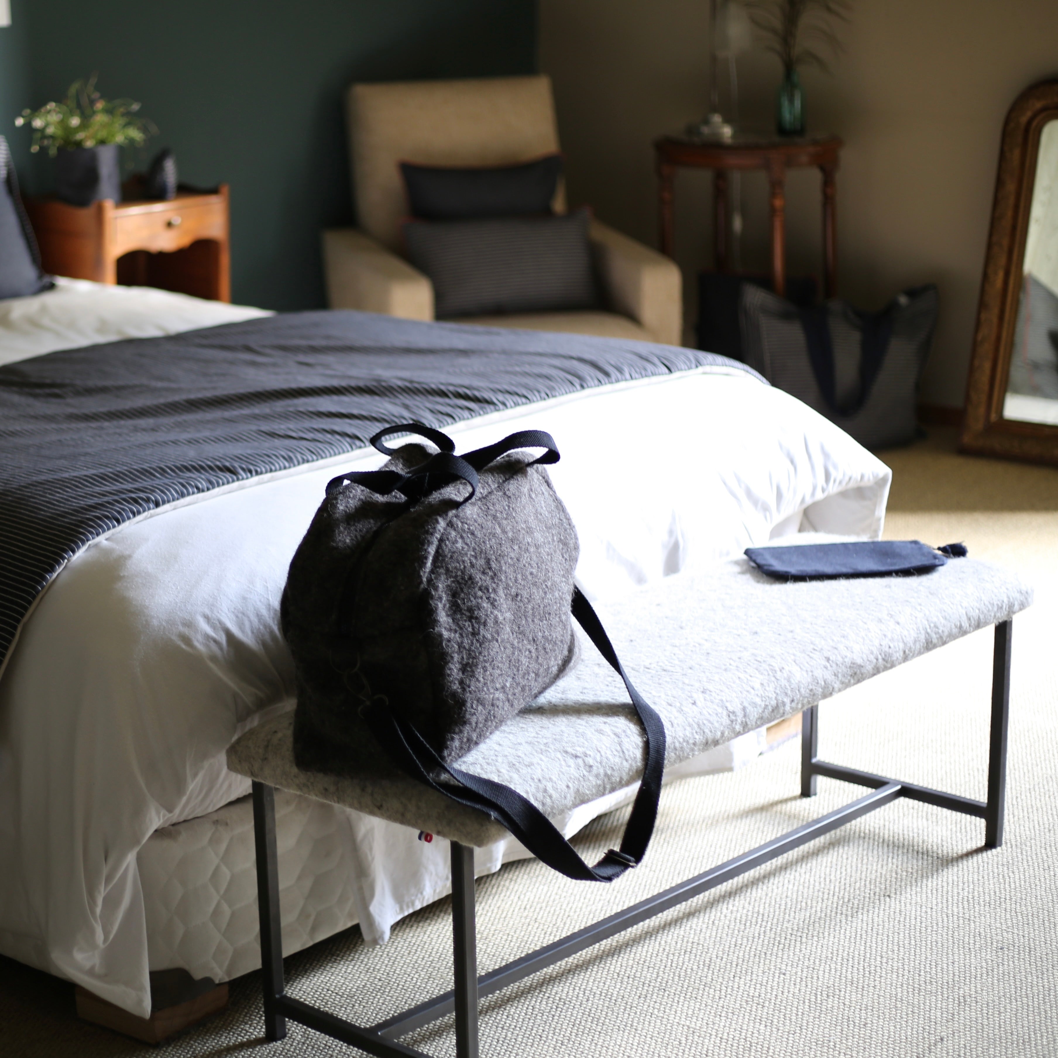 Banc de lit en feutre de laine