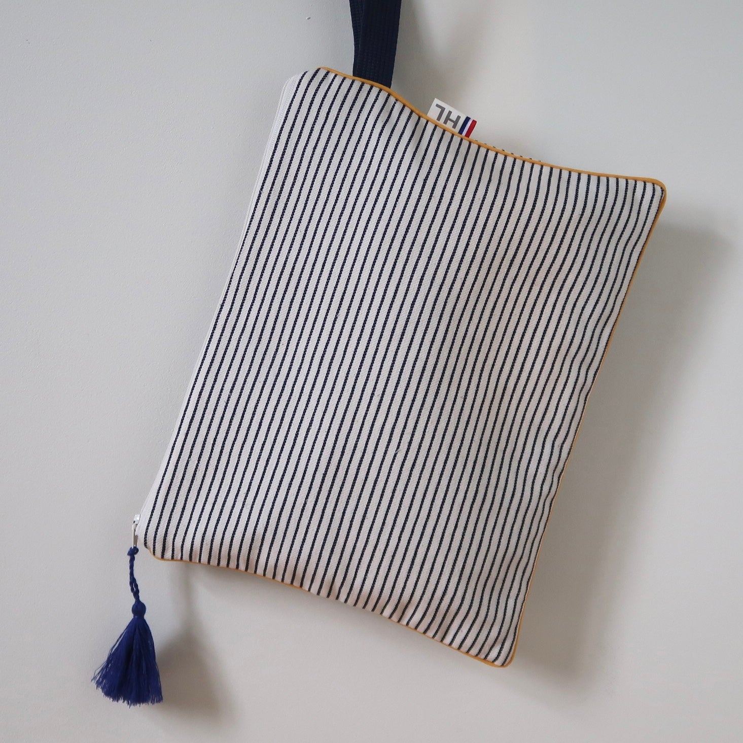 Pochette livre avec dragonne