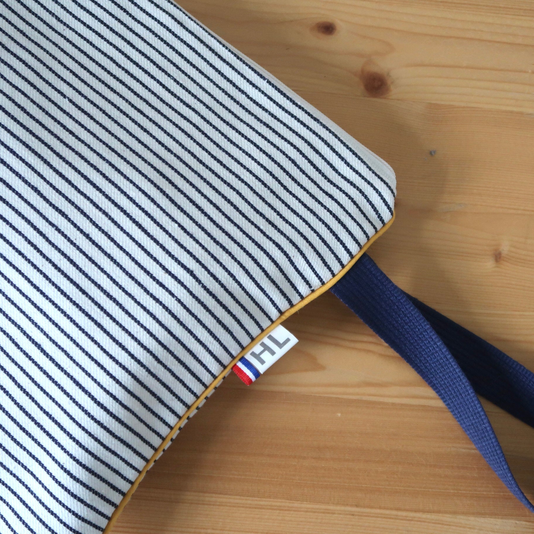 Pochette livre avec dragonne
