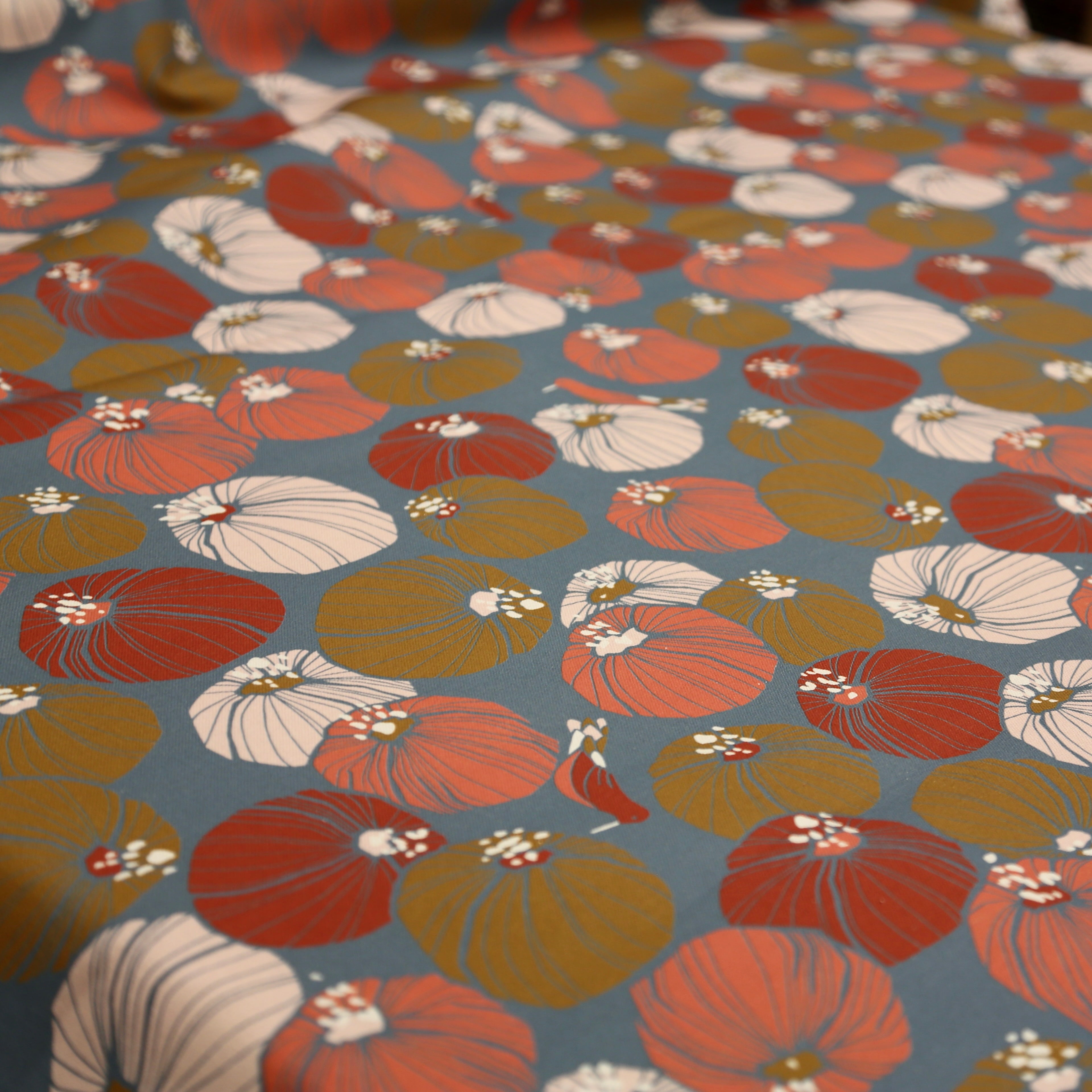 Tissu demi-natté, Bulbes rouges