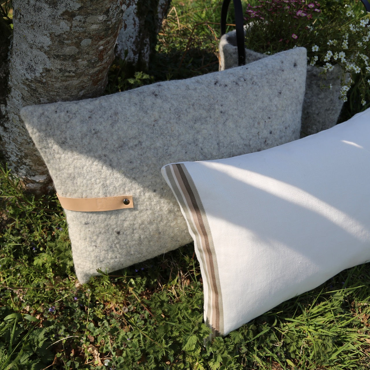 Coussins en lin, déhoussables, intérieur plumes - Format 30 x 50cm