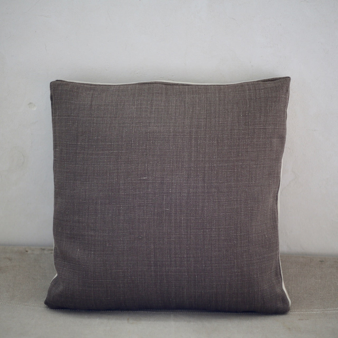 Coussins en lin, déhoussables, intérieur microfibres recyclées - Format 45 x 45cm