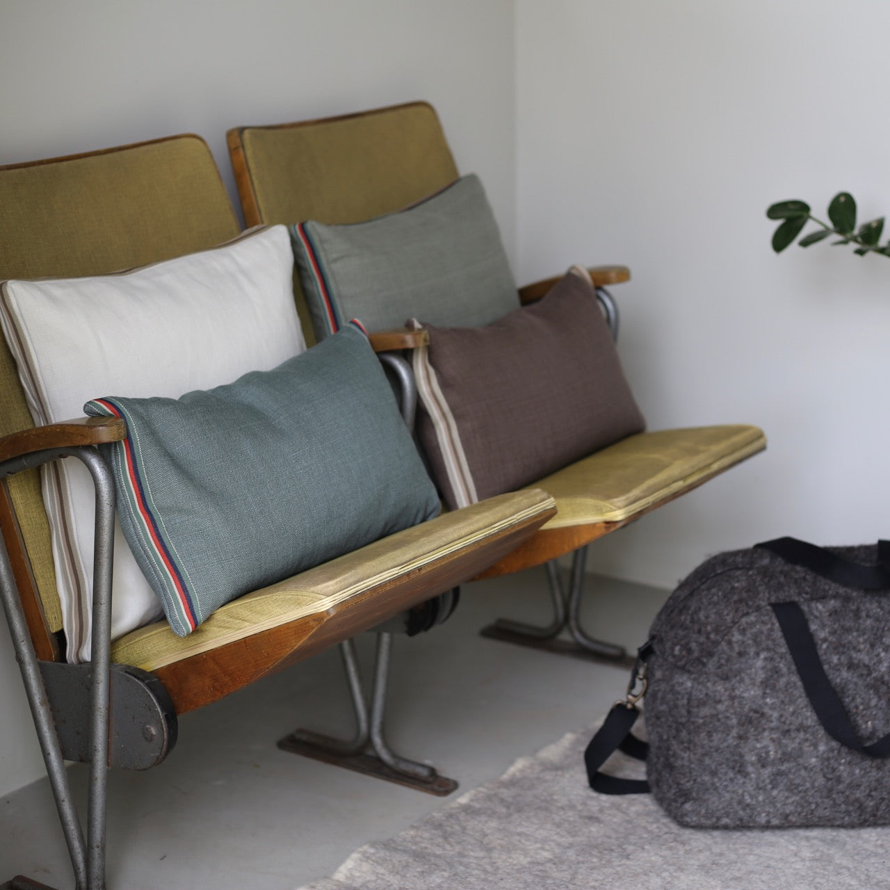 Coussins en lin, déhoussables, intérieur plumes - Format 30 x 50cm