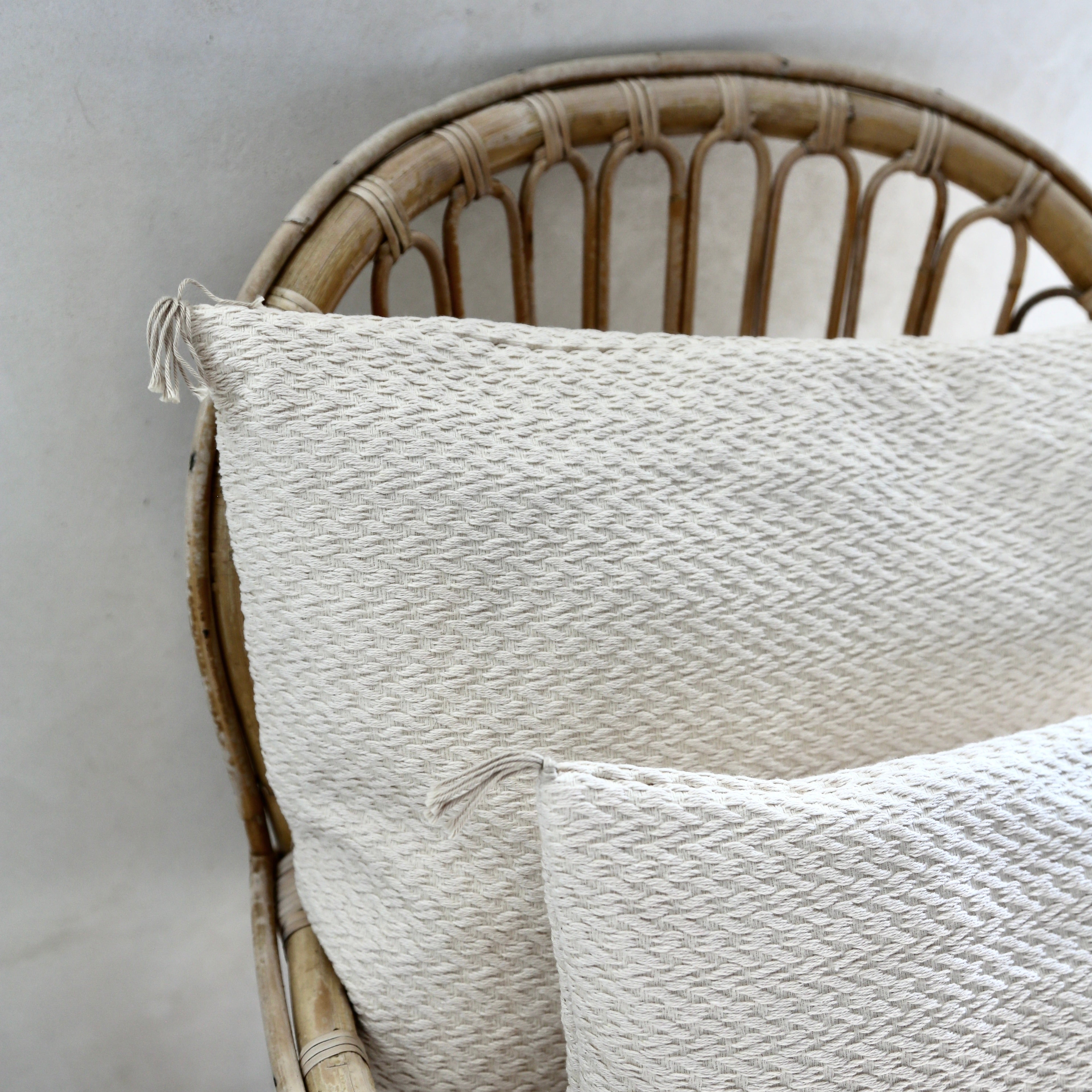 Coussins carrés en tissu Nash