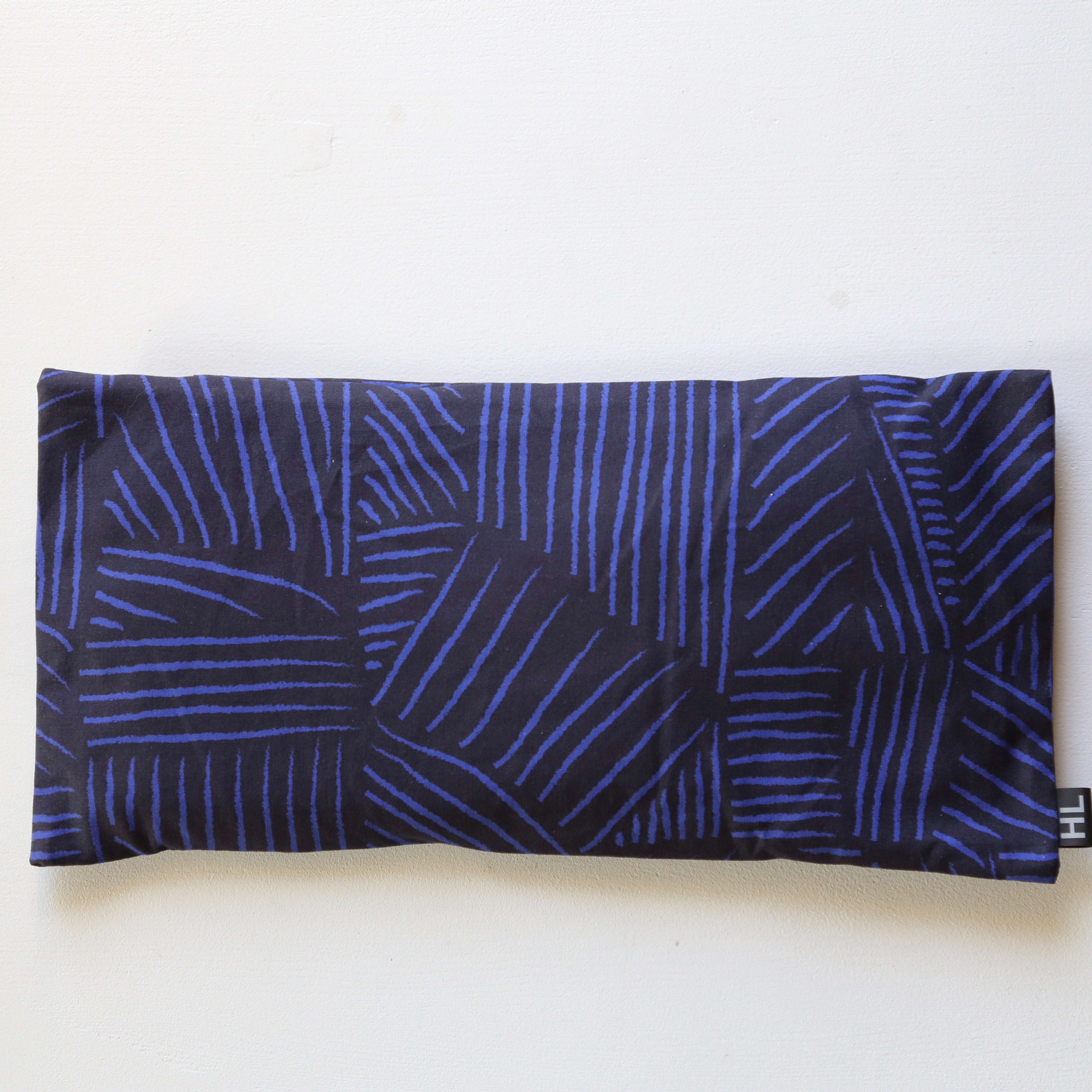 Tissu demi-natté, Champs bleus foncés