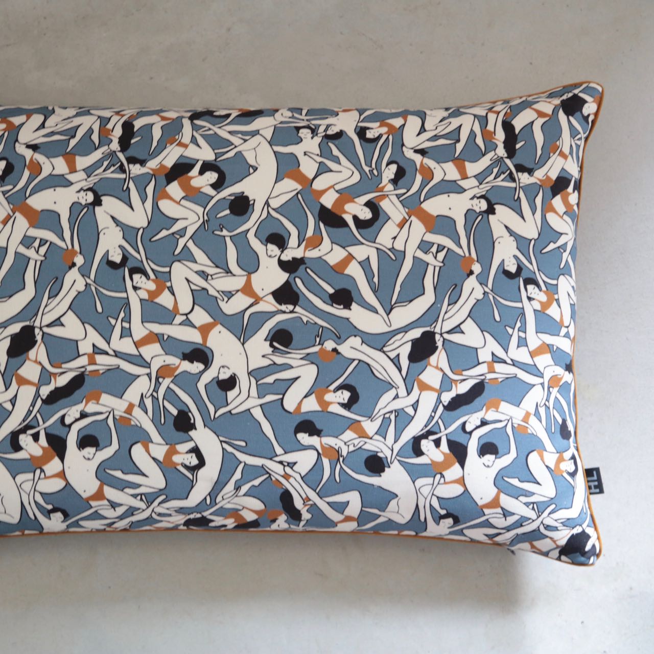 Coussin 60 X 40 cm en toile de coton imprimée dans les Vosges - collection été