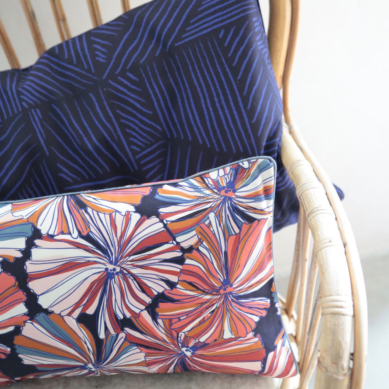Coussin 30 X 50cm en toile de coton imprimée dans les Vosges - collection été