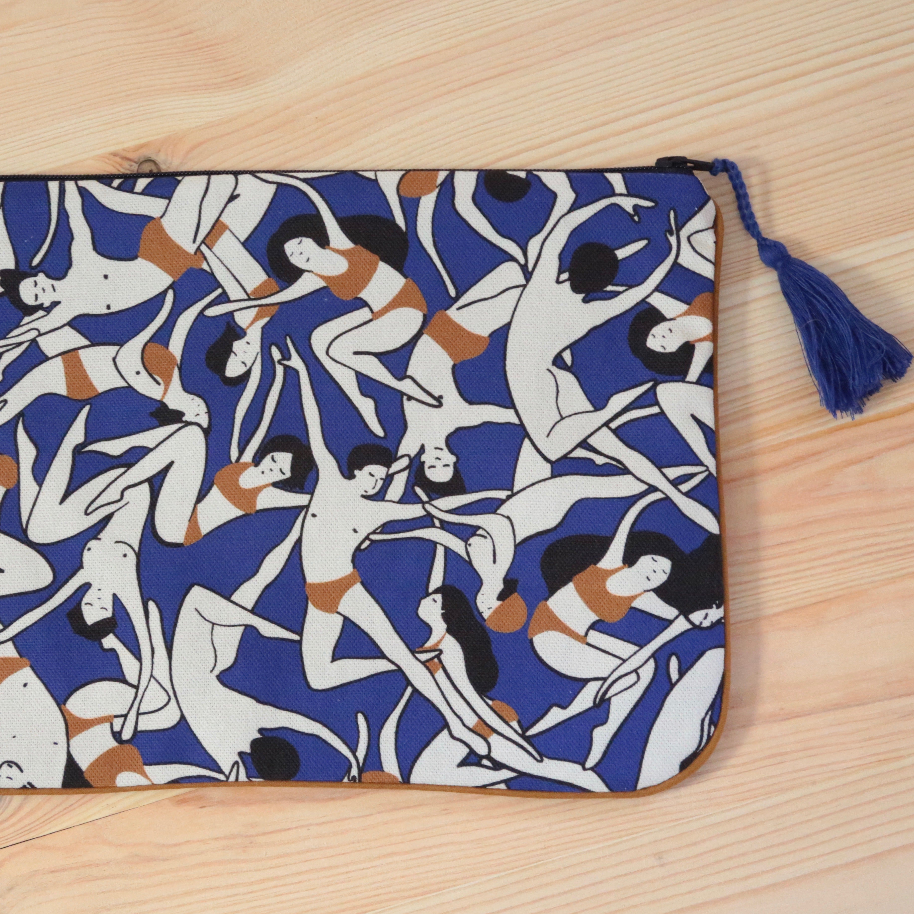 Tissu demi-natté, Baigneurs bleu foncé