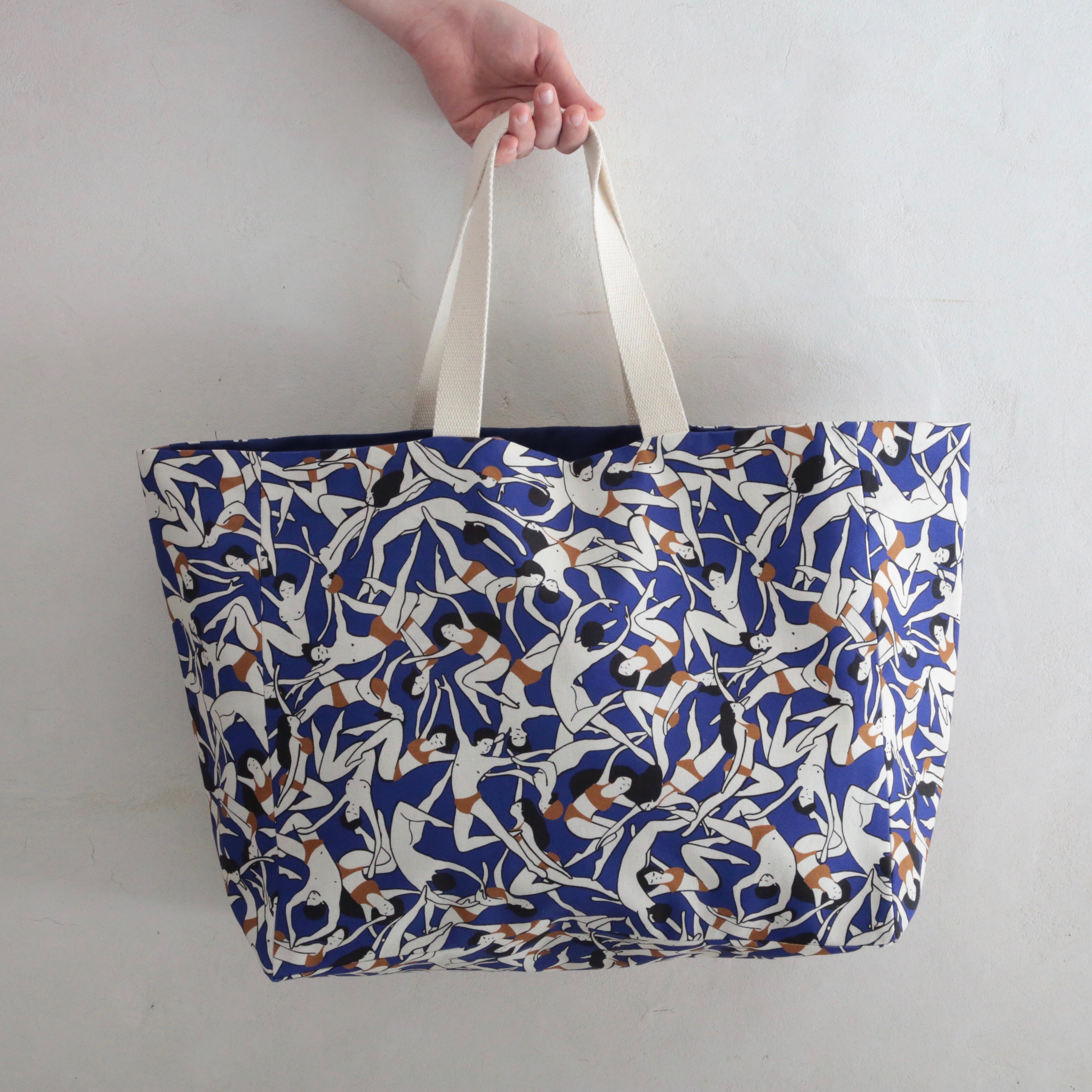 Tissu demi-natté, Baigneurs bleu foncé